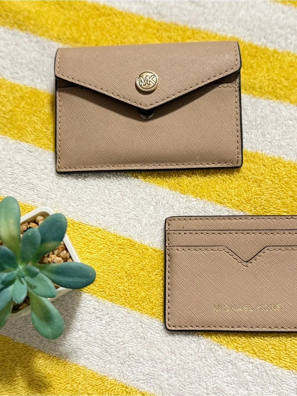 Michael Kors Beige Saffiano Leather Card Holder Set